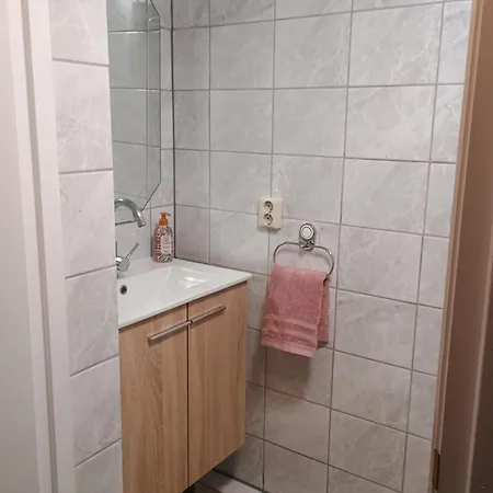 Bed & Breakfast Prive Tuinhuis Elly