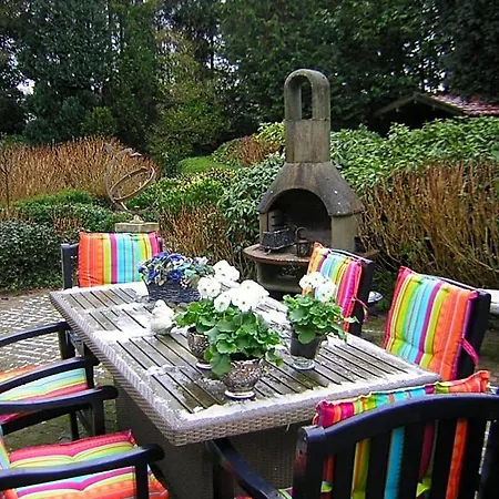 Prive Tuinhuis Elly Bed & Breakfast Sint Pancras