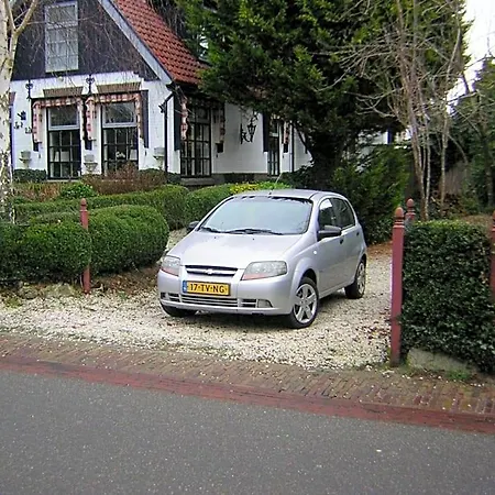 Prive Tuinhuis Elly Bed & Breakfast