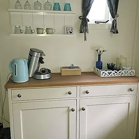 Prive Tuinhuis Elly Bed & Breakfast
