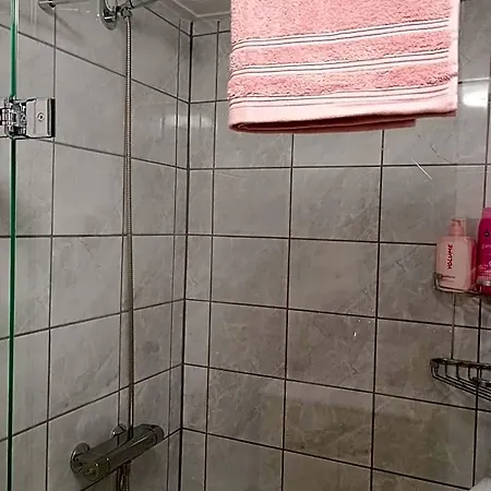 Prive Tuinhuis Elly Bed & Breakfast 3*