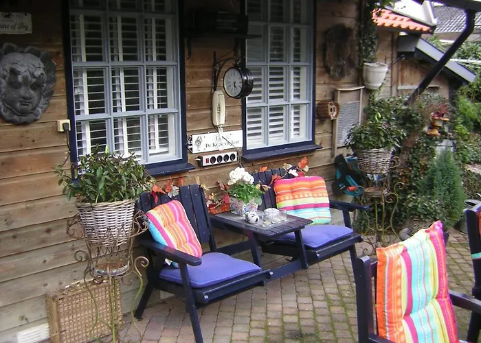 Prive Tuinhuis Elly Bed & Breakfast