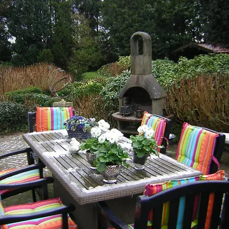 Prive Tuinhuis Elly ベッド・アンド・ブレックファスト 3*