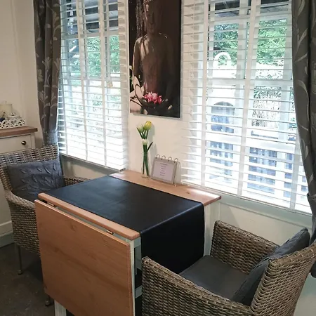 ベッド・アンド・ブレックファスト Prive Tuinhuis Elly Sint Pancras