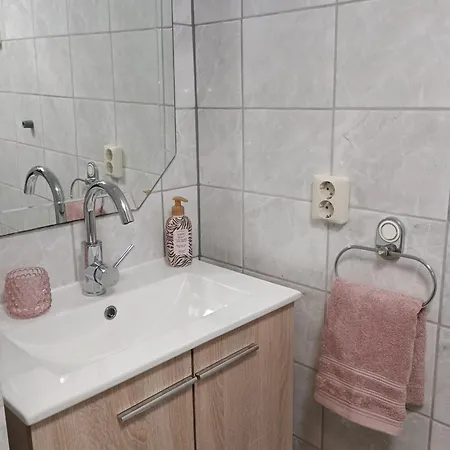 Prive Tuinhuis Elly Sint Pancras